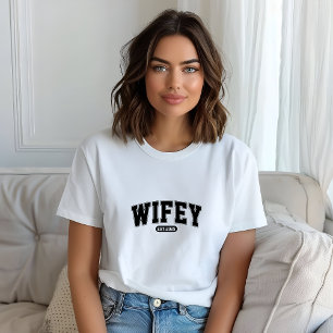 T-shirt Cool Retro Wifey 2025 Print Woman