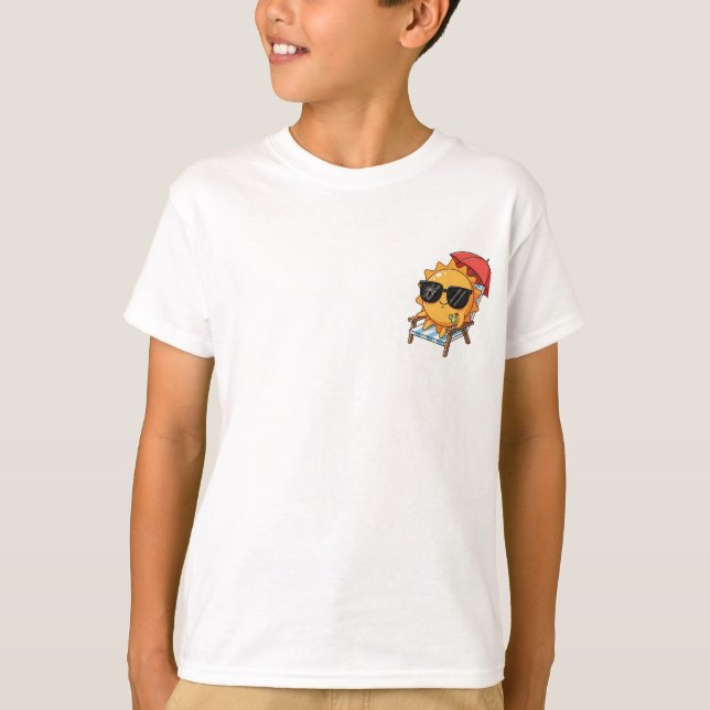 T-shirt Cool Sun Character Lounging on Beach Chair (Devant)