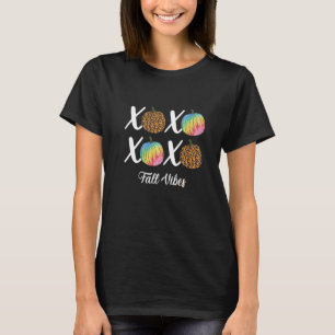 T-shirt Cool XO XO Fall Vibes Love Fall Y' All Illustratio