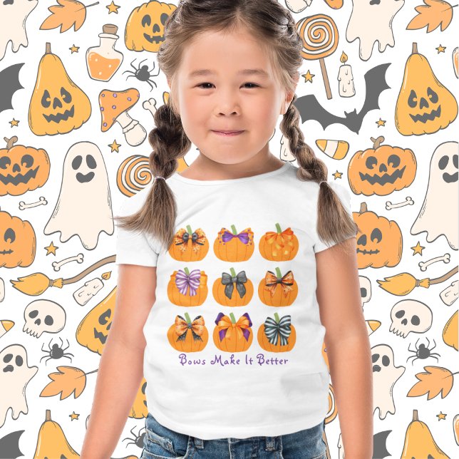 T-Shirt Coquette Bows et Orange Citrouilles (This item is for display purposes only to illustrate the design element. )