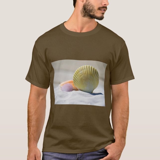 T-Shirt Coquillages aux vibrations de la plage de  (Devant)