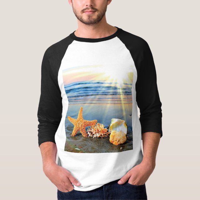 T-shirt Coquillages marins et étoiles de mer sur la plage (Devant)