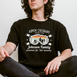 T-shirt Correspondance de groupe de voyage de ski personna<br><div class="desc">Créez des souvenirs durables avec notre chemise de voyage sur mesure pour les familles, les amis ou les groupes. C'est parfait pour célébrer votre aventure enneigée ! Personnalisez-le avec votre nom de famille ou les détails de votre voyage de groupe pour en faire le vôtre. Idéal pour les amateurs de...</div>