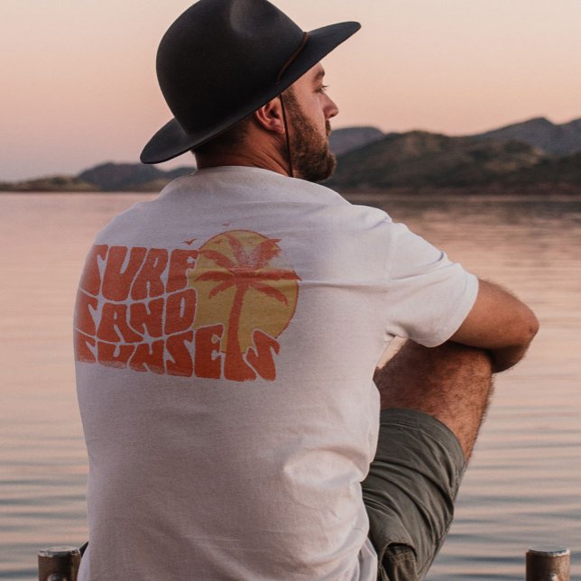 T-shirt Coucher de soleil sur la plage de sable avec palmi (Créateur téléchargé)