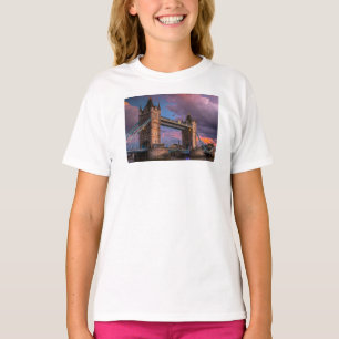 T-shirt Coucher de soleil sur la skyline de la ville & log