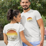 T-shirt Coucher de soleil sur mesure Monts Road Trier Poch<br><div class="desc">Ce coucher de soleil vintage orange cool sur des montagnes rocheuses dans la nature fait une belle image pour un ensemble de t-shirts customisés pour une réunion de famille, un voyage sur la route ou des vacances d'été. Commémorez votre semaine de vacances avec des tee - shirts assortis pour maman,...</div>
