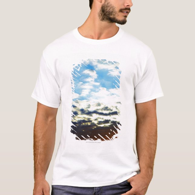 T-shirt Coucher du soleil bleu orange rouge avec des (Devant)