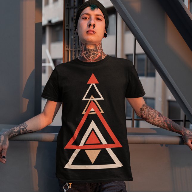 T-shirt Couleur Triangle Hipster (Tattoo artist posing on the top of the building)