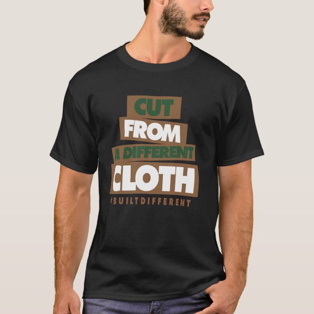 T-shirt Coupe Dans Un Tissu Différent Construit Différemme (Devant)