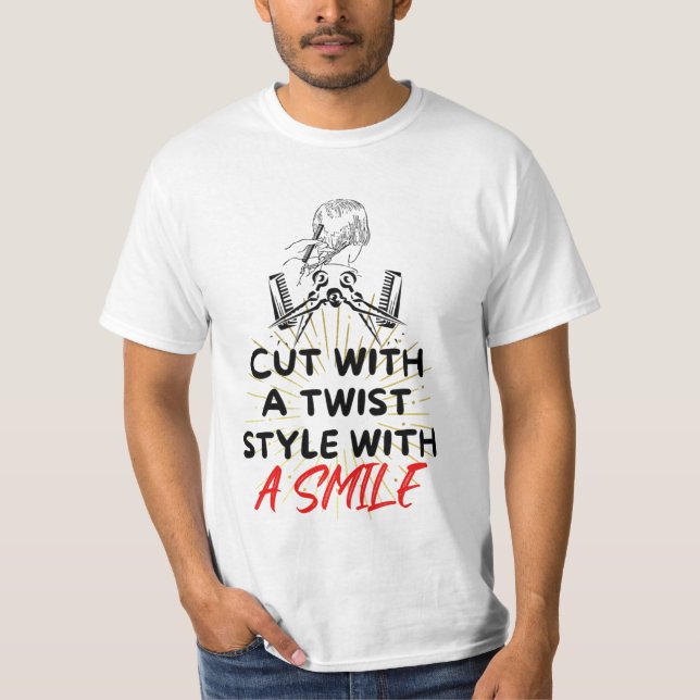 T-shirt Couper Avec Un Style Tournant Avec Un Bracelet Smi (Devant)