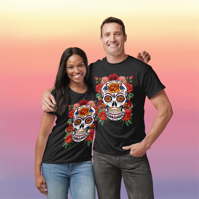 T-shirt Crâne de sucre rose Roses rouges Vacances Unisex (Sugar Skull Pink Red Roses Holidays Unisex T-Shirt)