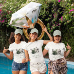 T-shirt Crâne vert gothique de l'équipe de mariées irlanda<br><div class="desc">Cet élégant T-shirt Bride Squad / Bridesmaid est de la collection "Til Death Do Us Part" irlandais/St. Patrick's Day gothique bridal shower / mariage collection. Il présente des illustrations à thème irlandais et gothique dessinées à la main à l'encre noire, présentant un crâne orné de roses verts, de feuilles, de...</div>