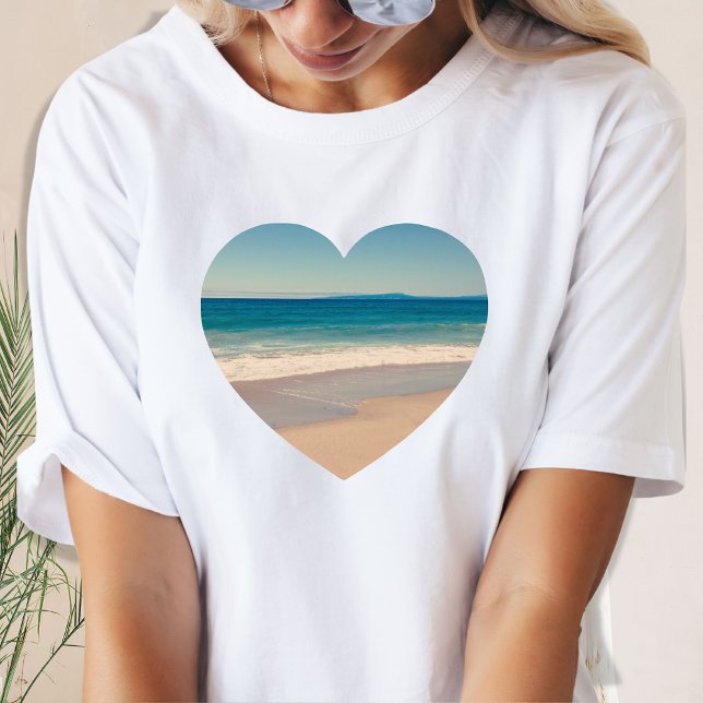 T-shirt Créez votre propre photo en forme de coeur (Create your own souvenir photo tee featuring your favorite vacation destination.)