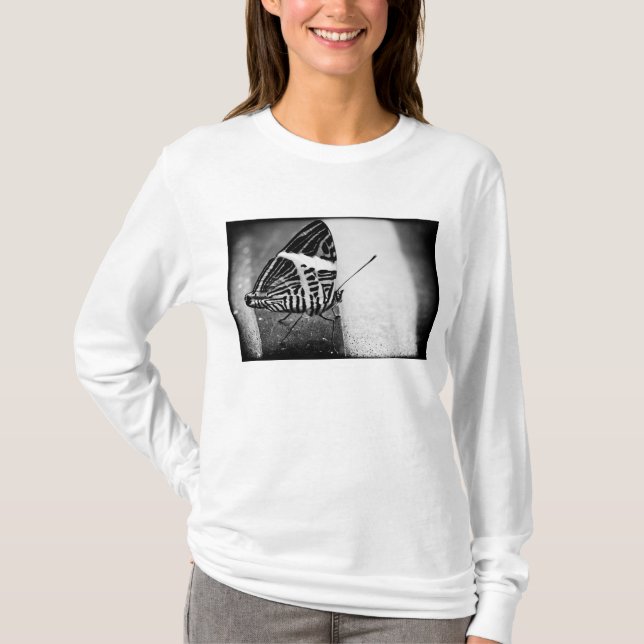 T-shirt croisement de papillon (Devant)