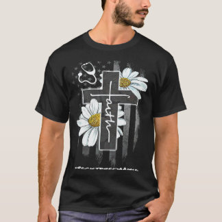 T-shirt Croix de foi Drapeau américain Infirmière diplômée