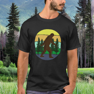 T-shirt Croyant Sasquatch Bigfoot Vintage Coucher de Sol