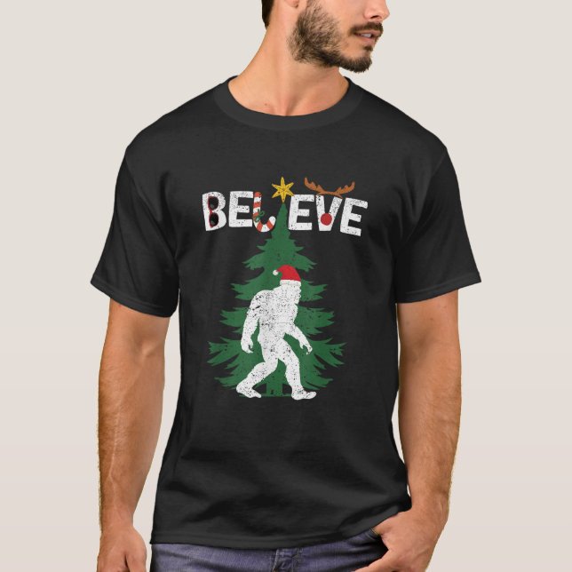 T-shirt Croyez Bigfoot Sasquatch Yeti Santa Hat Noël (Devant)