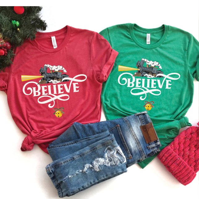 T-shirt CROYEZ Noël Express Train Correspondance famille D (Red & Green, gold, Believe swirl script Christmas Express Train T-shirt, North Polar, Santa, sweater)