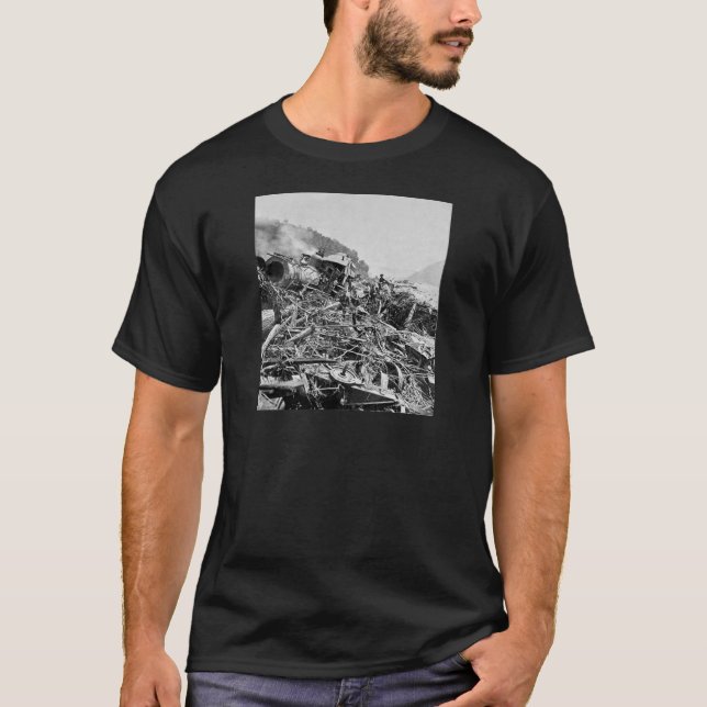 T-shirt Cru 1889 d'épave de train d'inondation de (Devant)