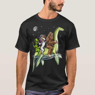 T-shirt Cryptides montant le monstre du Loch Ness