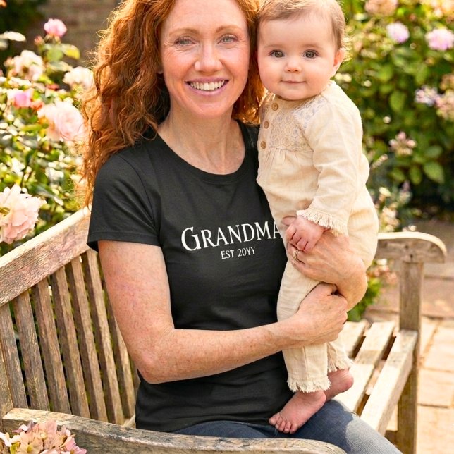 T-shirt Customize New Grandma Name Established 2026 Gift   (Créateur téléchargé)