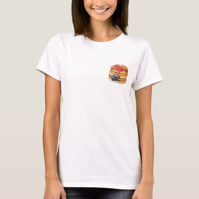 T-shirt Cute Pancake Stack Character in Red Visor Holding  (Devant)