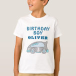 T-shirt Cute Race Car Blue Birthday Boy Guest of Honor<br><div class="desc">Jolie course Voiture Bleu Anniversaire Garçon invité d'honneur T-shirt. Design mignon avec une voiture de course dessin dans les couleurs bleu et gris. L'âge est sur la voiture. Personnalisez avec votre nom et votre âge.</div>