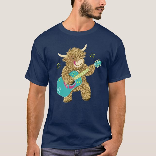 T-shirt Cute Scottish Highland Cow joue de la guitare (Devant)