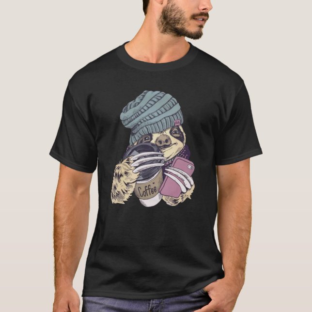 T-shirt Cute Sloth With Beanie Hat Coffee and Phone Animal (Devant)