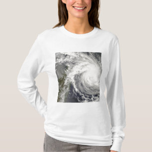 T-shirt Cyclone tropical Ivan approchant le Madagascar