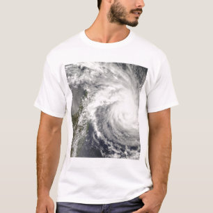 T-shirt Cyclone tropical Ivan approchant le Madagascar