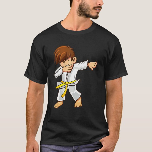 T-shirt Dabbing martial artists with yellow belt Karate an (Devant)