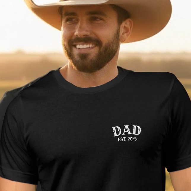 T-shirt Dad Est 2025  Bold Text  (Créateur téléchargé)