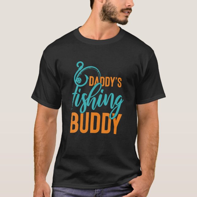 T-shirt Daddy's Fishing Buddy Fisherman Design pour enfant (Devant)
