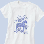 T-shirt Dala suédois Horse Indigo Blue<br><div class="desc">Illustration traditionnelle suédoise Dala Horse en bleu pervent. Parfait pour les Vikings.</div>