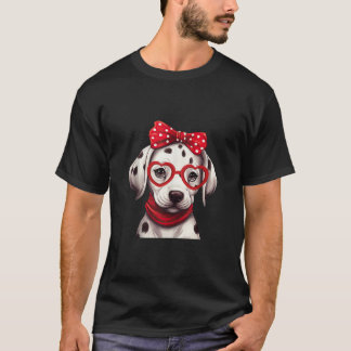 T-shirt Dalmatie Portant Des Lunettes Rouges Et Bandana À 