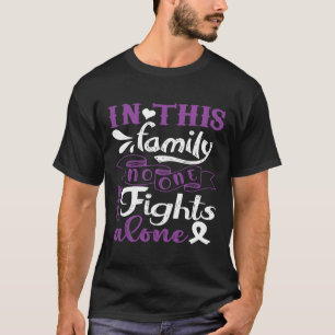 T-shirt Dans Cette Famille Personne ne combat seul la dans