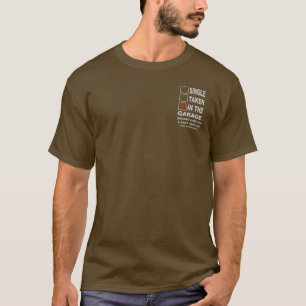 T-SHIRT DANS LE GARAGE BÂTIMENT D'UNE CHAÎNE CHAUDE