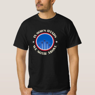 T-SHIRT DANS LES MAINS DE DIEU NOUS SOMMES AU-DESSUS DU PA