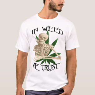 T-shirt dans l'mauvaise herbe nous faisons confiance
