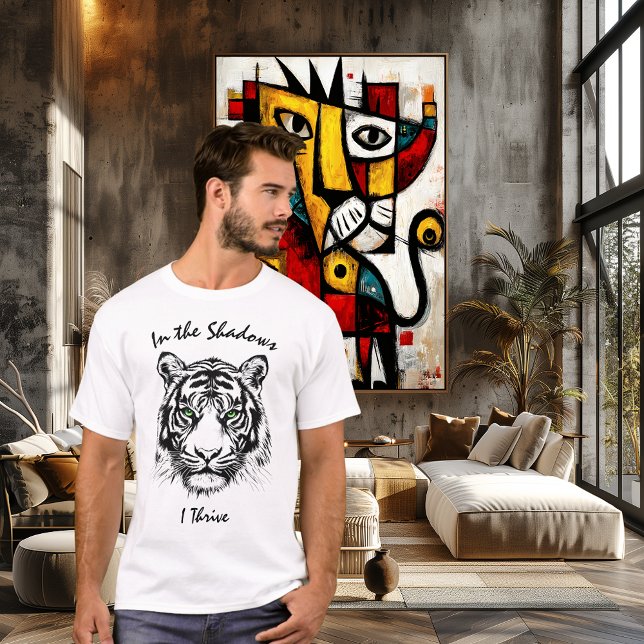T-shirt Dans l'ombre, je prospère - Fierce Tiger Line Art (Créateur téléchargé)