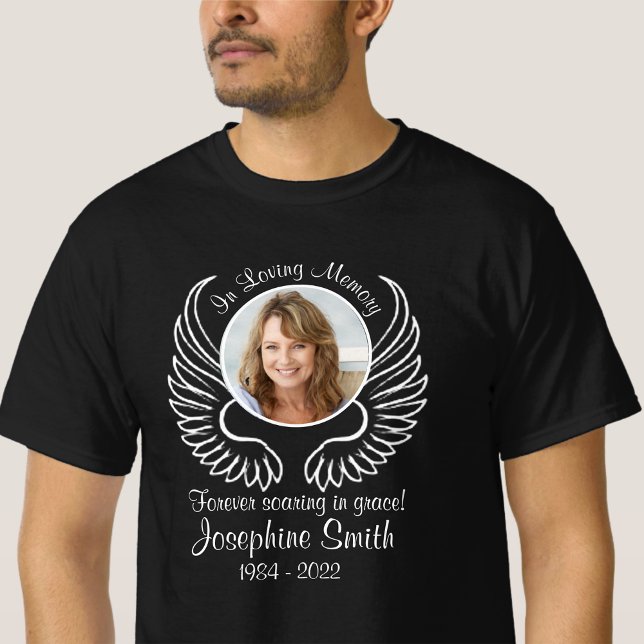 T-shirt Dans Love Chemise Mémoire Avec Ailes Modèle photo (Créateur téléchargé)