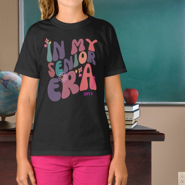T-shirt Dans mon ère senior éléments de néon avec l'année (Créateur téléchargé)