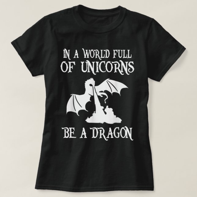 T-shirt Dans Un Monde Plein D'Unicornes Soyez Un Amoureux  (Design devant)