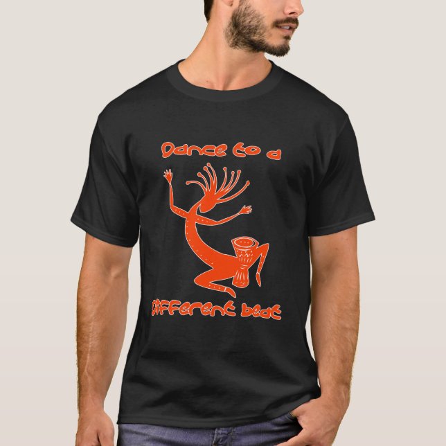 T-shirt Danse À Un Bateau Différent (Devant)