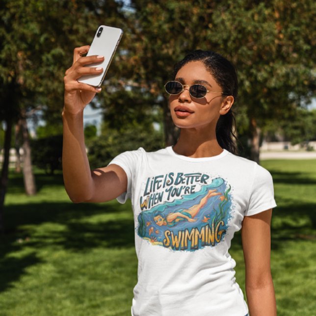 T-shirt Danse de l'eau gracieuse mieux quand vous nagez (Créateur téléchargé)
