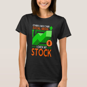 T-shirt D'Autres Consultent Leurs Médias Sociaux, Je Vérif