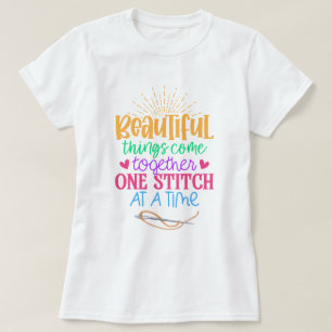 T-shirt De Belles Choses Se Réunissent Un Point