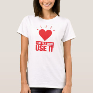 T-shirt de bombe d'amour
