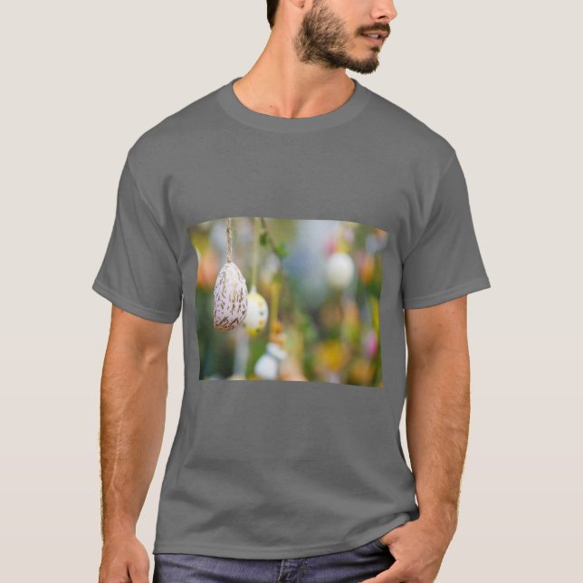 T-shirt de célébration festive « Œufs de Pâques » (Devant)